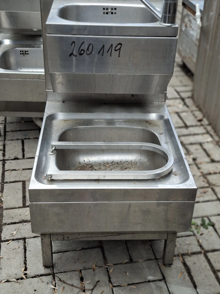 260119 Nerezová kombinovaná výlevka s umyvadlem a baterii 500x700x900