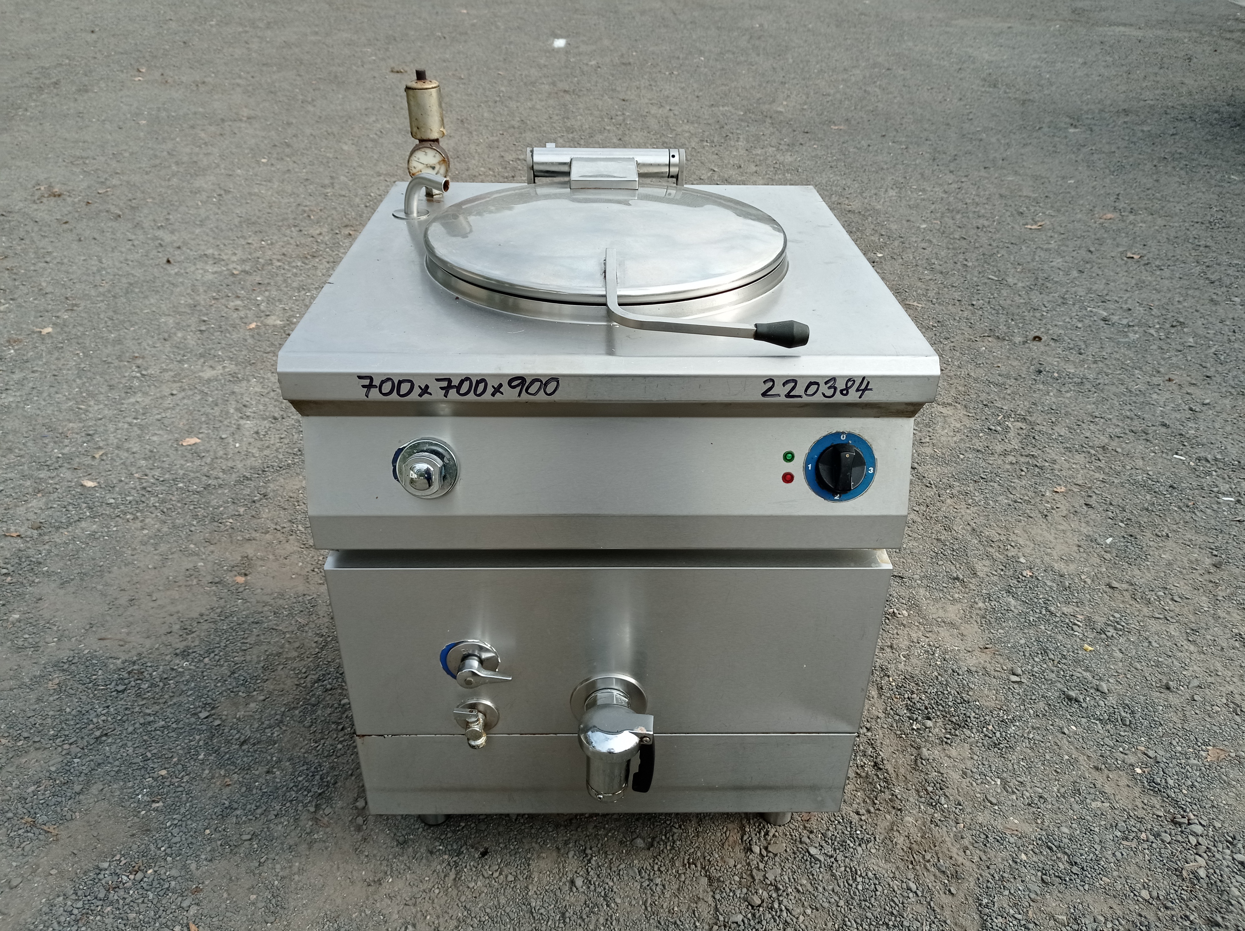 Kotel el. E-B-85/700, 85l  700x700x900