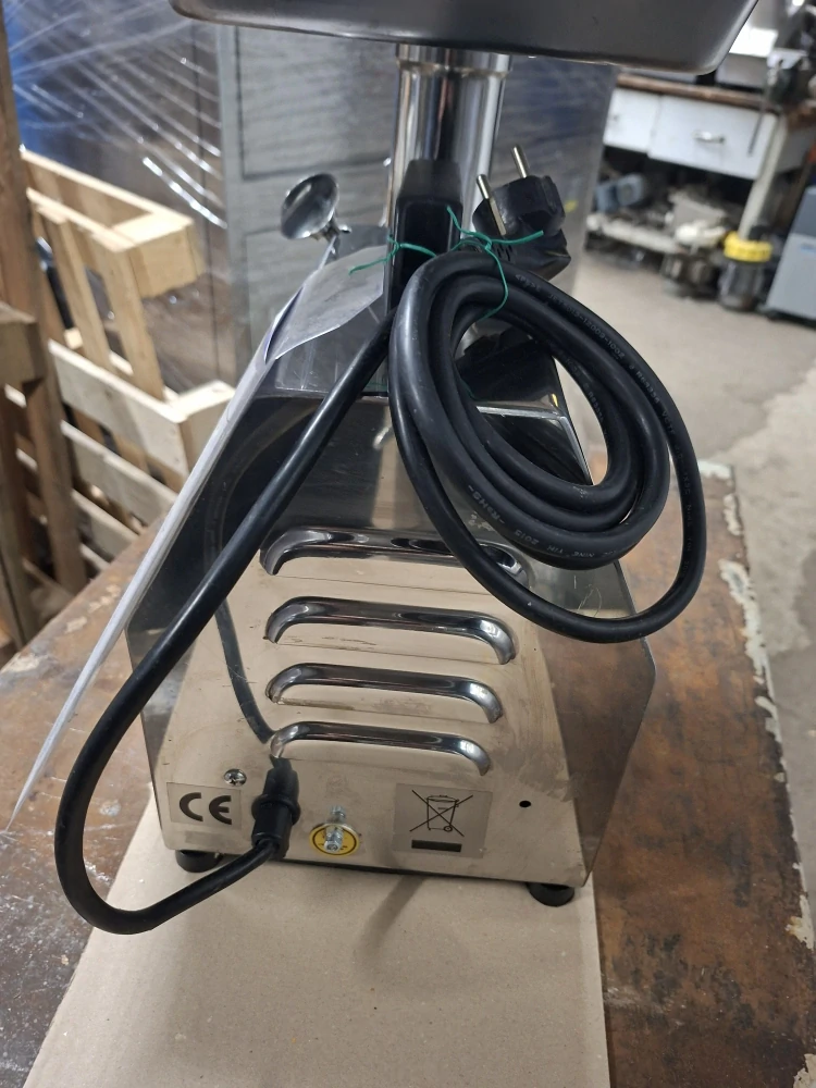 240212  Řezačka masa HL-G 12 SS  250x410x410