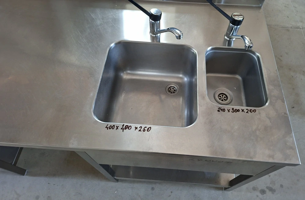 Nerez stůl 2xdřez v pravo + ZL 2100x800x900