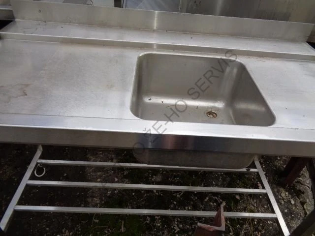 Vstupní stůl k myčce s roštovou policí,dřezem,ZL(450x450x250)  1440x735x900