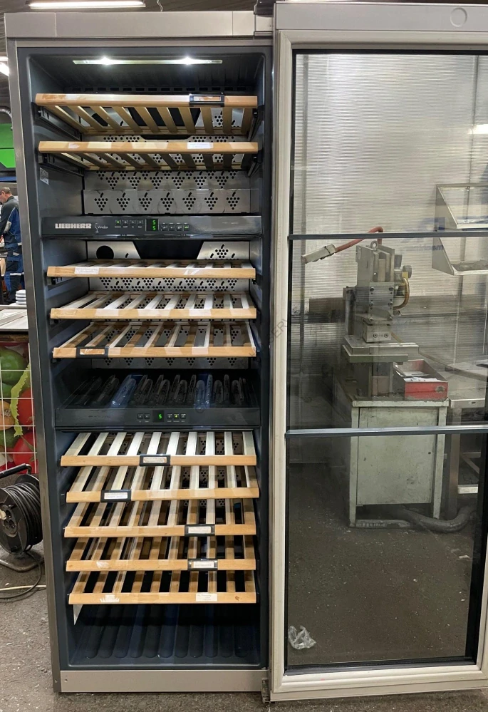 Vinotéka WTes 4677 430l  650x650x1860