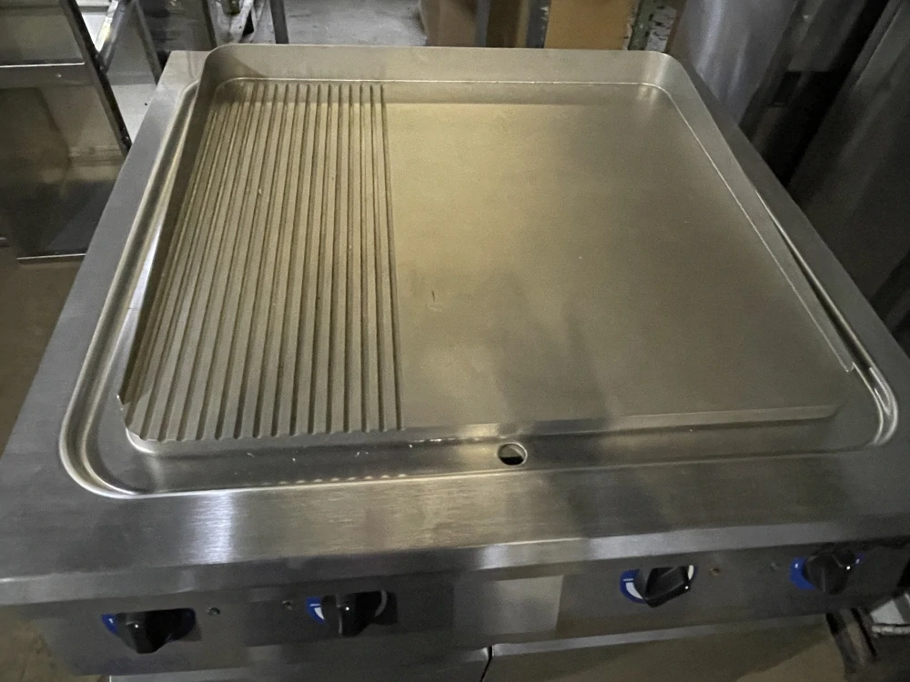 Grilovací deska E-GP-4/0,3 R900DS dvířka s policí  900x900x900