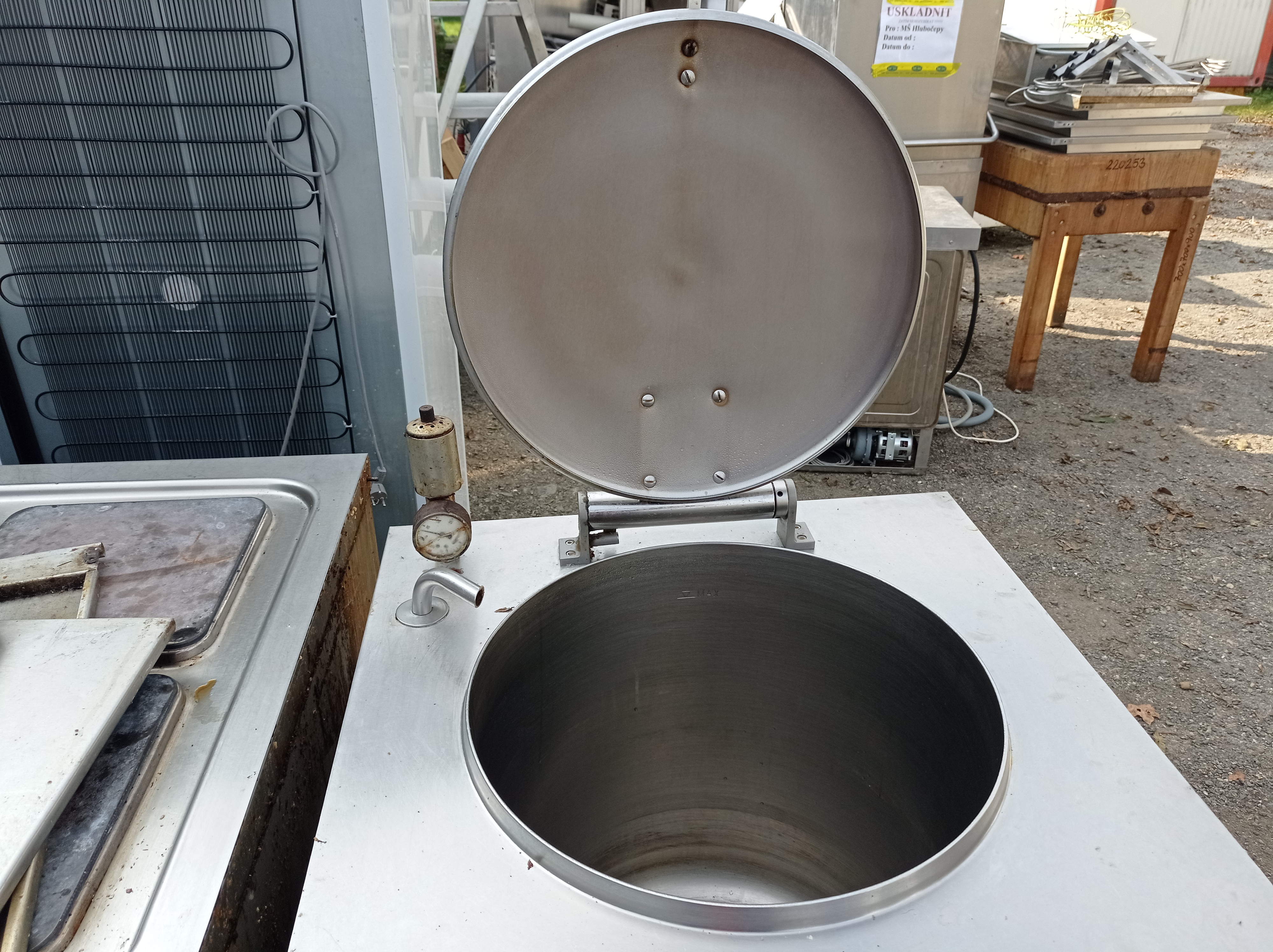 Kotel el. E-B-85/700, 85l  700x700x900