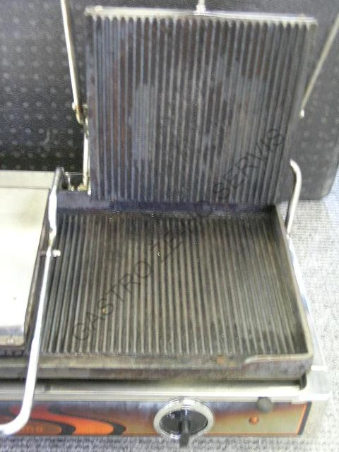 Kontaktní gril GR 8.2  620x330x250 - plotna rýhovaná