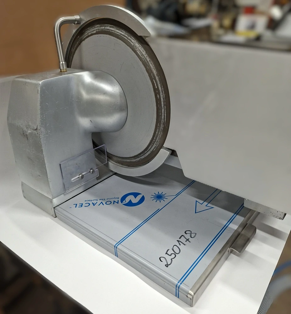 Nářezový stroj Graef E3000