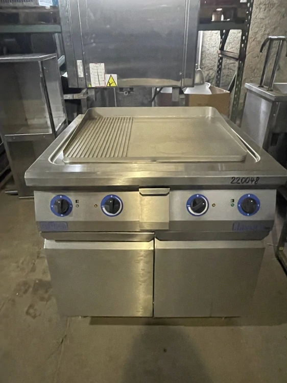 Grilovací deska E-GP-4/0,3 R900DS dvířka s policí  900x900x900