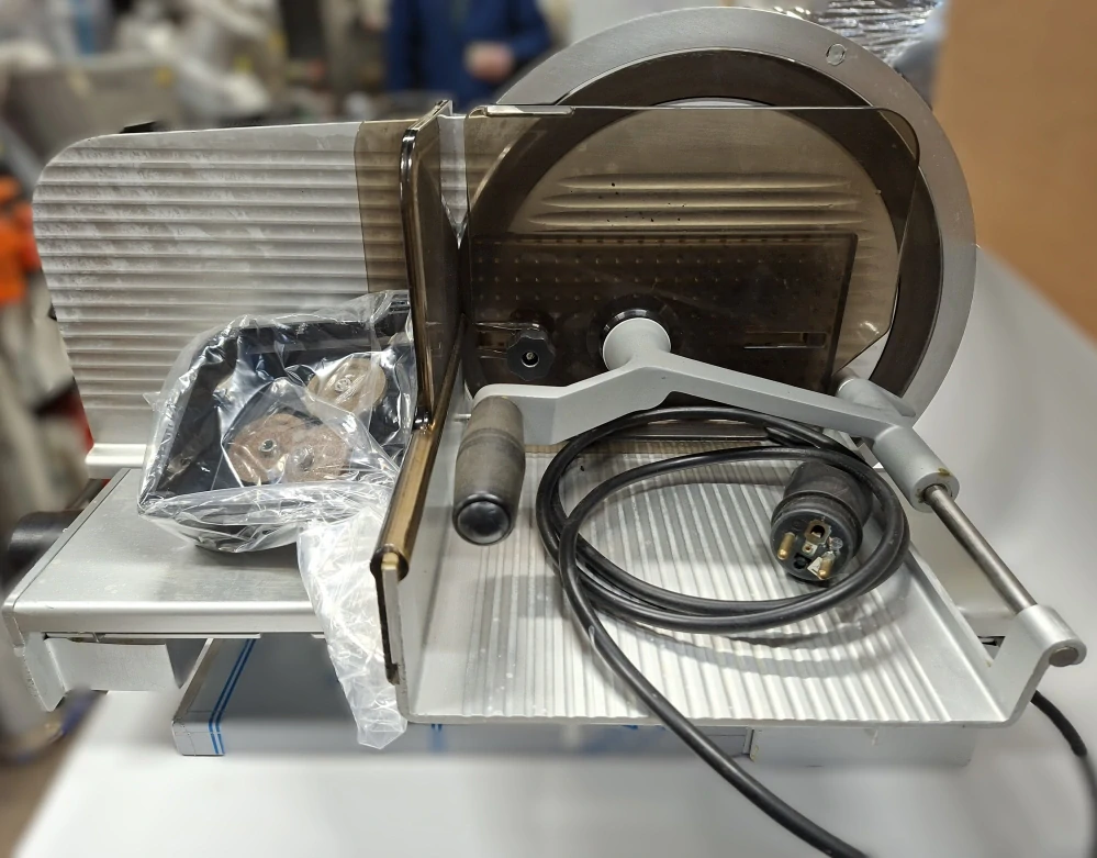 Nářezový stroj Graef E3000