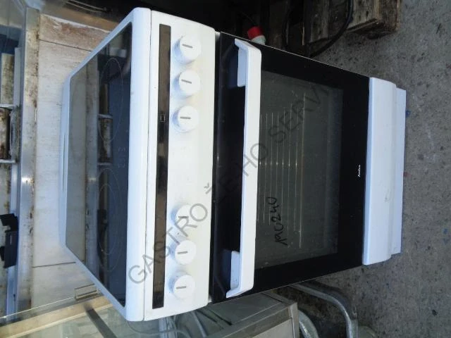 Sporák sklokeramický (190240)