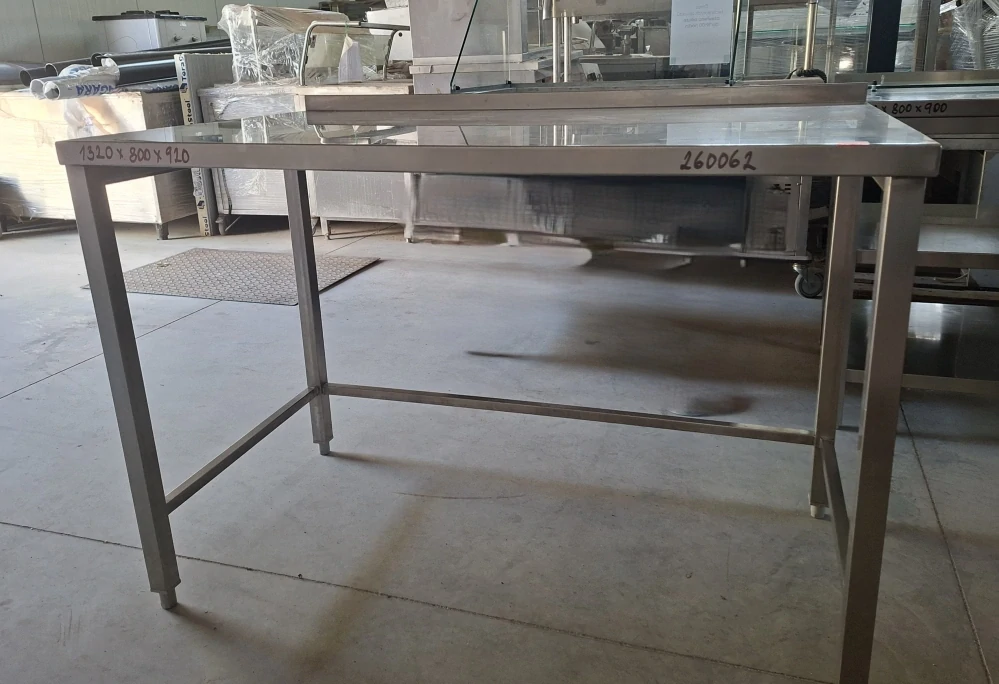 260062 Pracovní nerezový stůl s trnožím, ZL 1320x800x900
