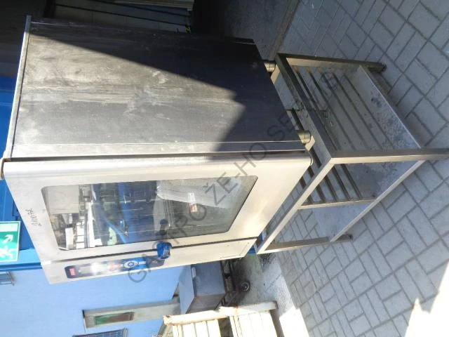 Konvektomat s podestavbou  920x800x1820