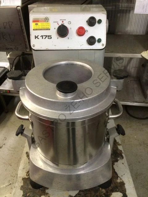 Kutr K175 700x630x450