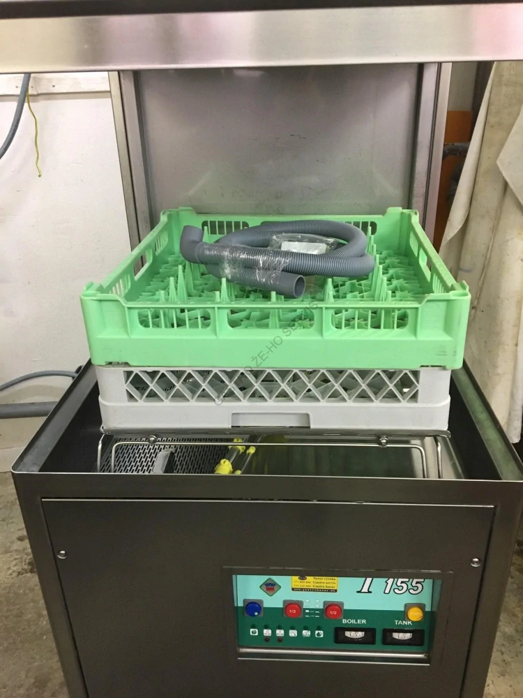 RM Gastro Mycí stroj T155  670x890x1690