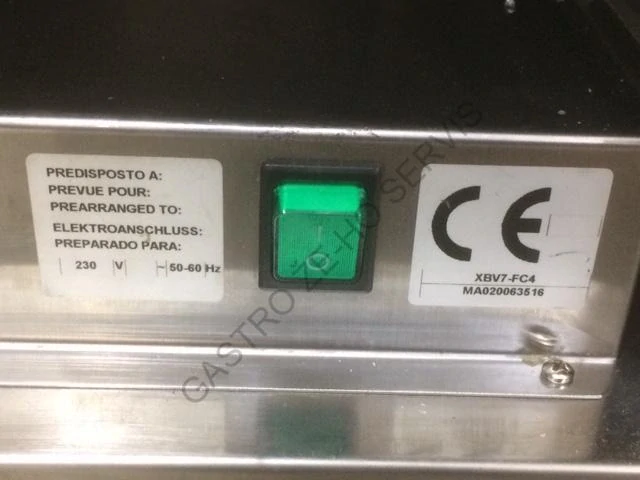 Sklokeramický sporák,2x plotýnka,vyhřívaná podestavba,3x zásuv GN 1/1 