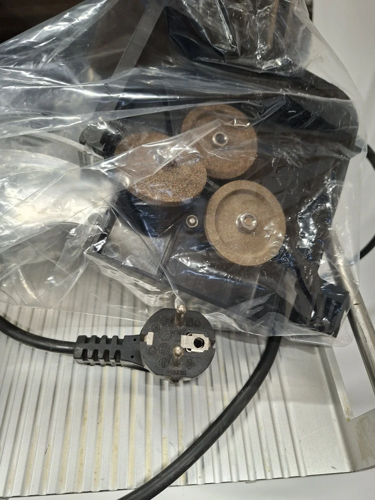 Nářezový stroj Graef E3000