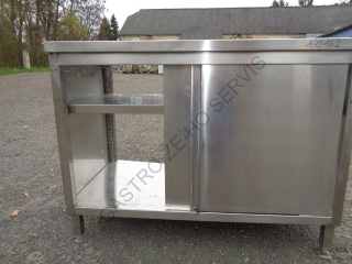 Stůl - nerez s posuvnými dvířky,oplechované boky,2x police,ZL  1200x700x900