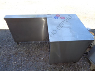 Stůl - nerez,oplechovaný  840x700x900