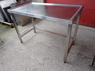 Stůl - nerez s trnoží,prolis  1235x690x850