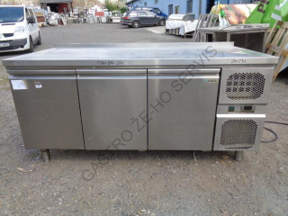 Chladící stůl - nerez,3x dvířka,agregát vpravo,ZL  1730x800x850