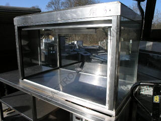 Chladící vitrína 1190x700x800 se stolem 1800x800x900 2x police