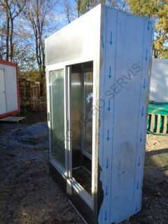 Chladící vitrína - 5x police,oboustranně posuvné dveře,agregát nahoře  1500x780x2400
